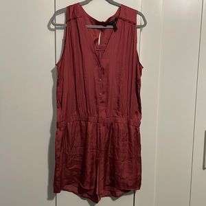 BCBG buttondown short jumper